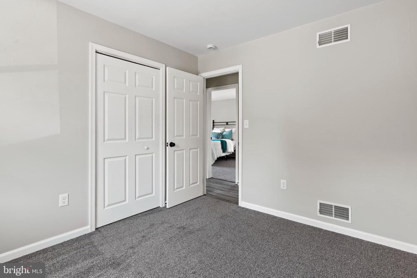 5714 Kenwood Avenue photo 23