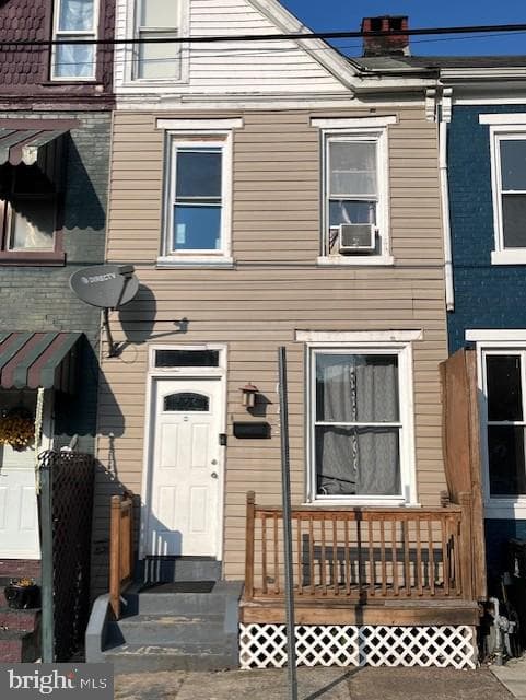 2013 Logan Street photo 1