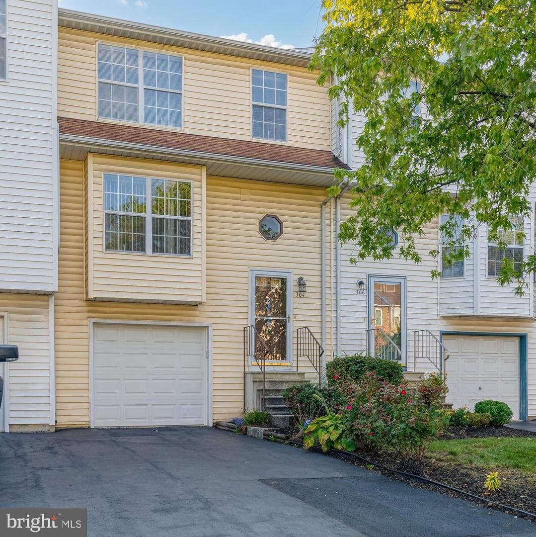 304 Lincoln Avenue photo 1