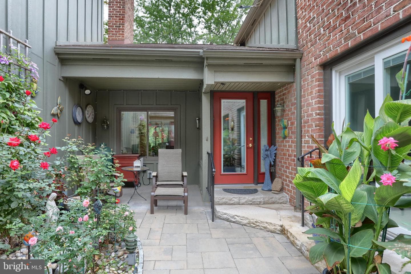 1215 Limerick Court photo 3