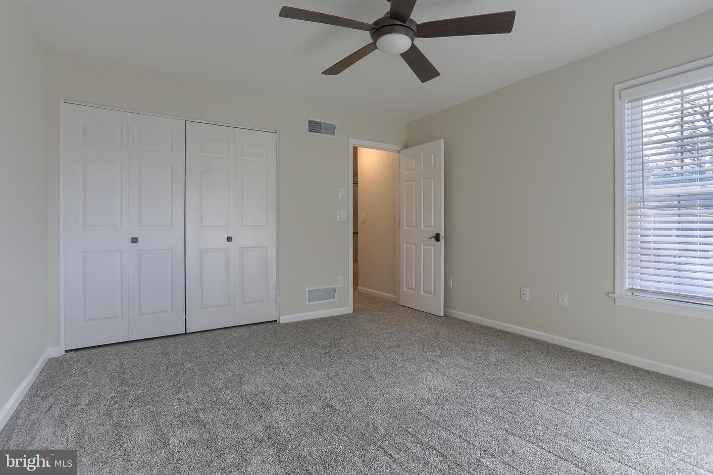 86 Cambridge Drive photo 38