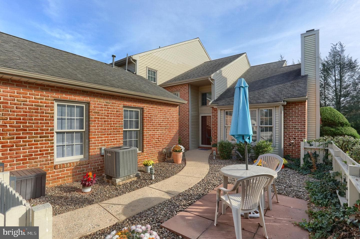 86 Cambridge Drive photo 4