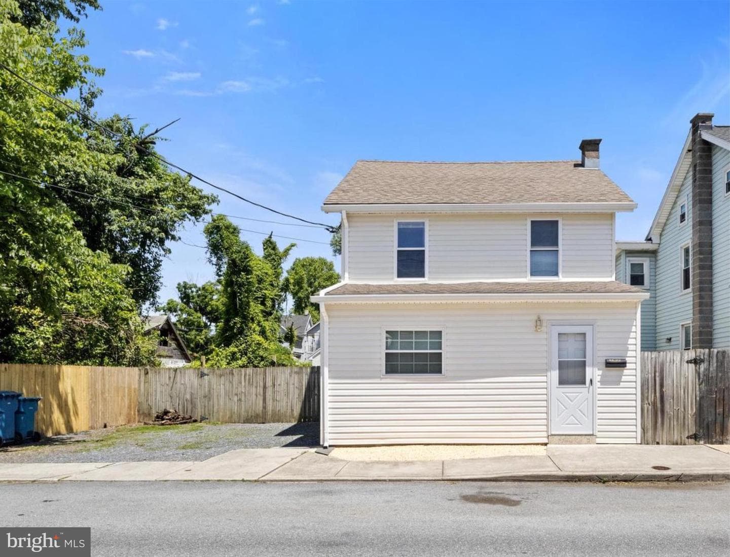162 Penn Street photo 3