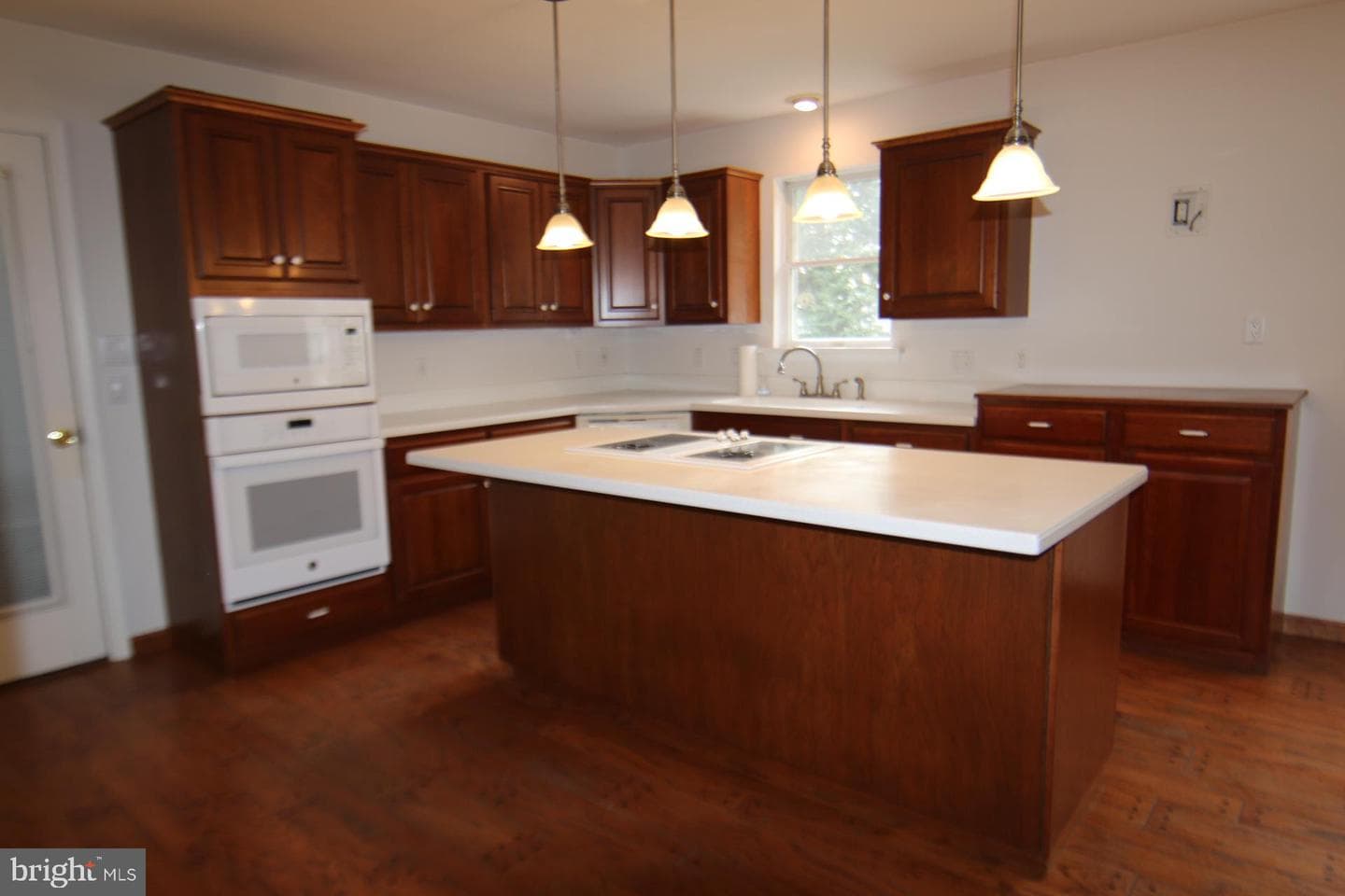 2139 Sycamore Drive photo 19