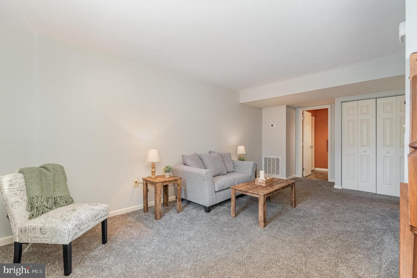 512 Woodthrush Court photo 5