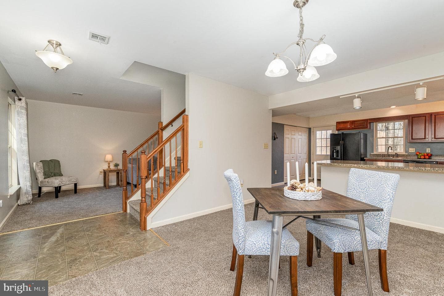 512 Woodthrush Court photo 8