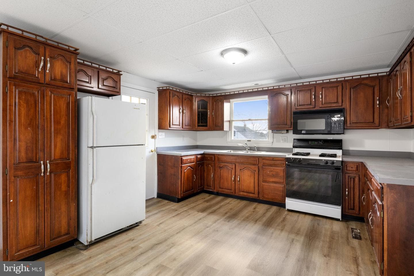 34 Oak Hill Drive photo 9