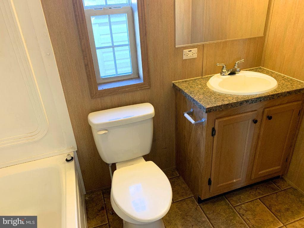 40 Rose Avenue photo 12