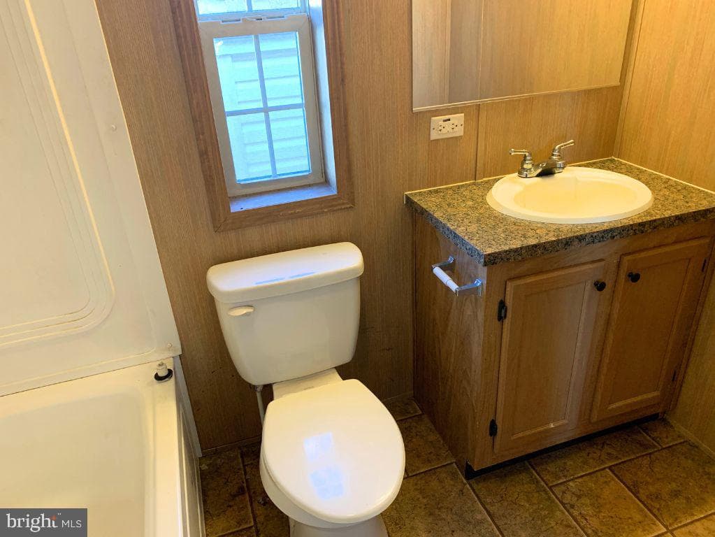 40 Rose Avenue photo 15