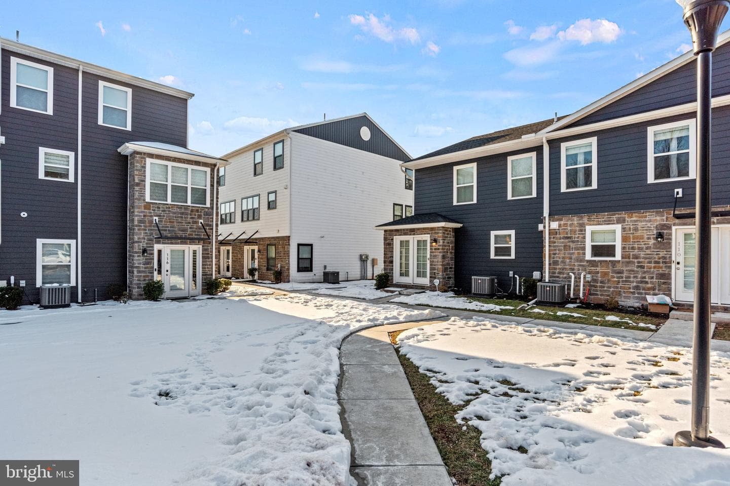 109 High Pointe Drive photo 33