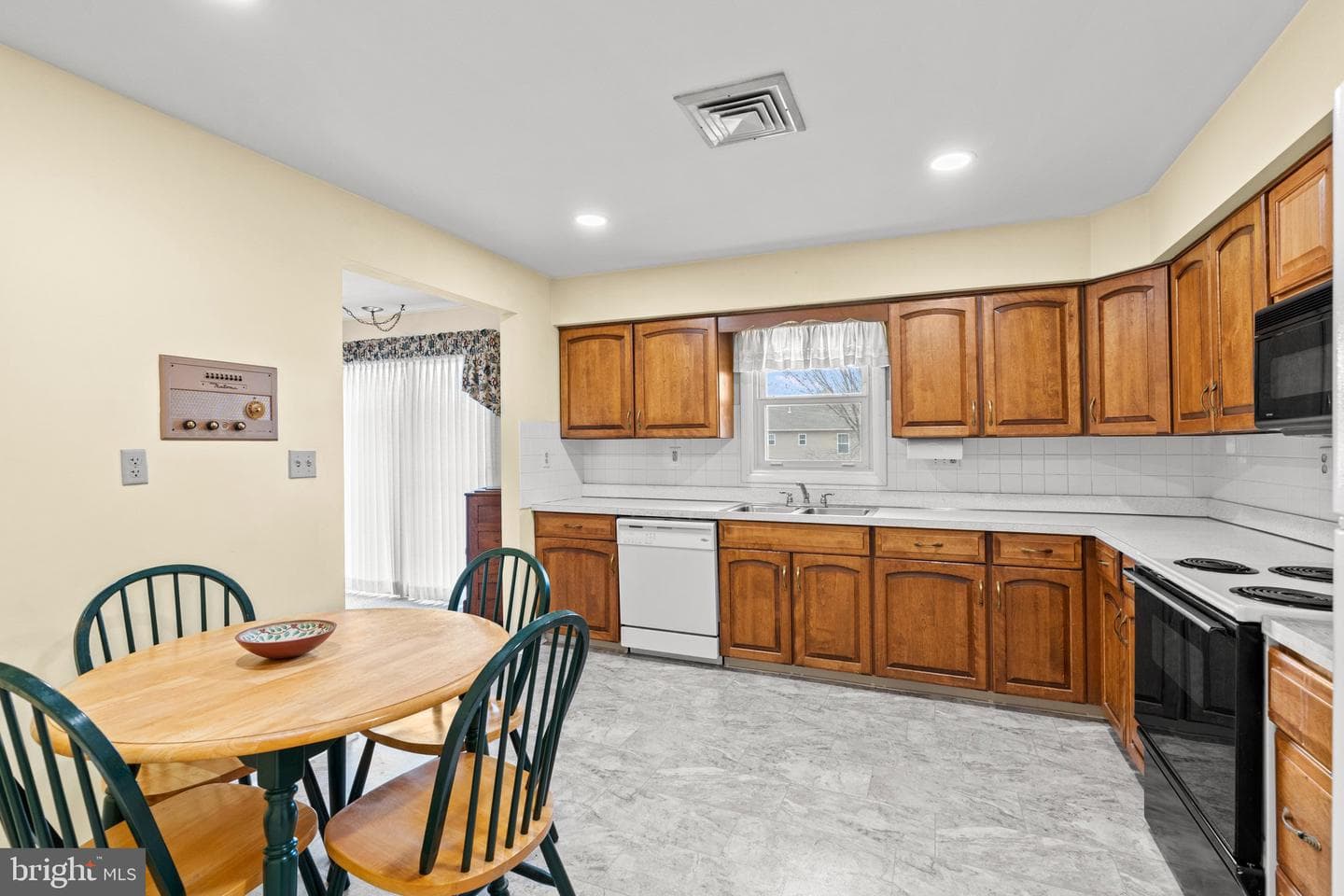 5343 Windsor Road photo 18