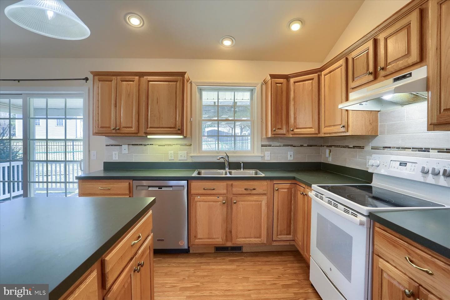 937 Debra Drive photo 11