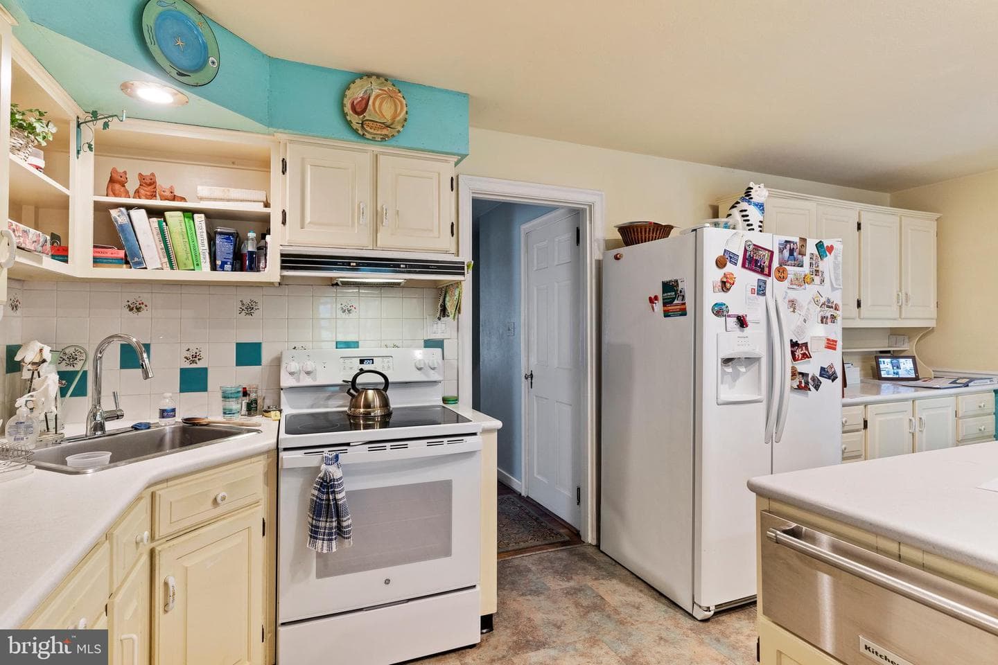 4033 Lexington Street photo 18