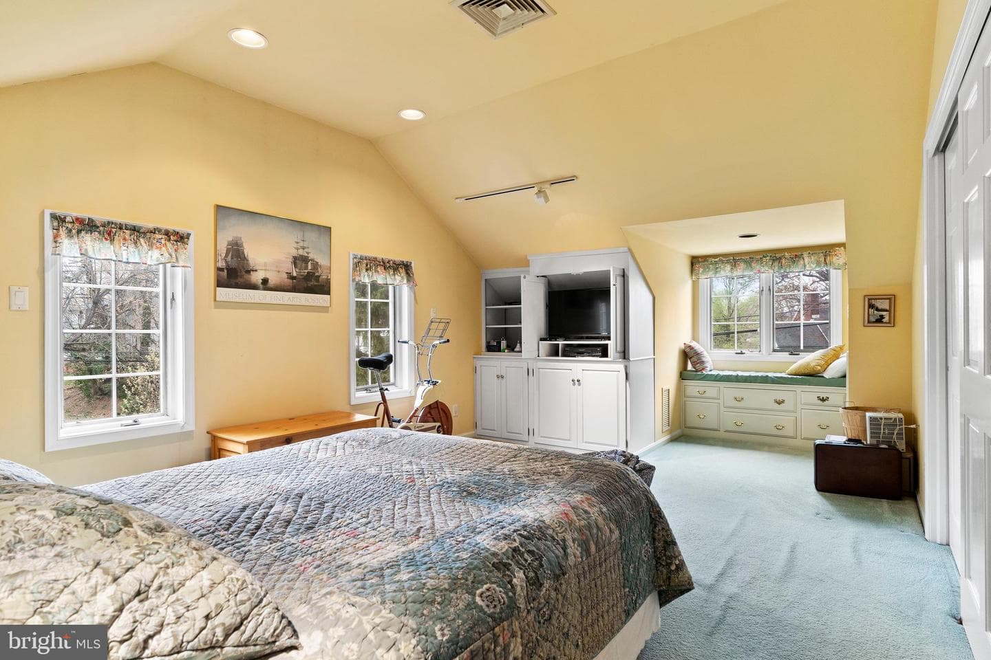 4033 Lexington Street photo 23
