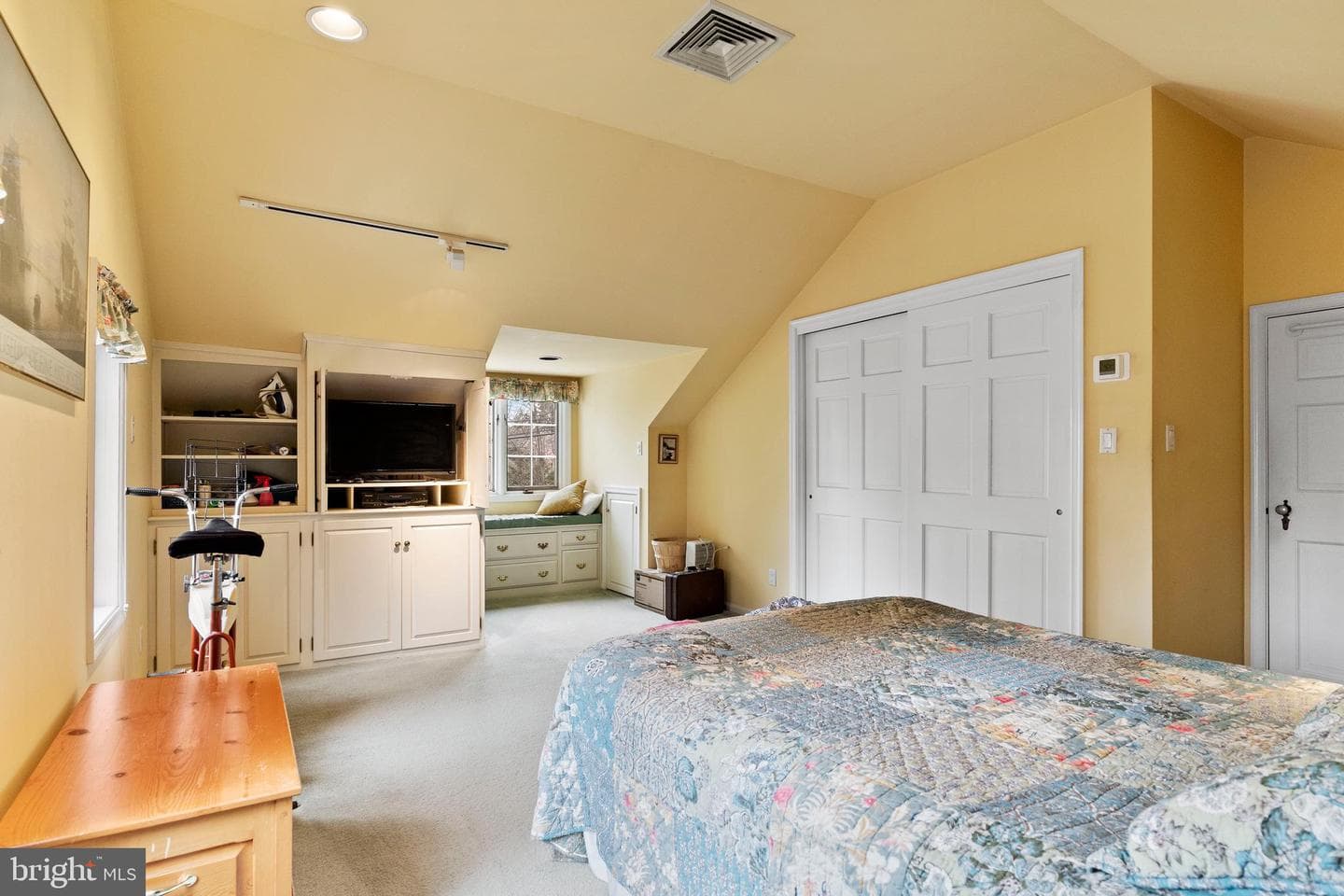 4033 Lexington Street photo 24