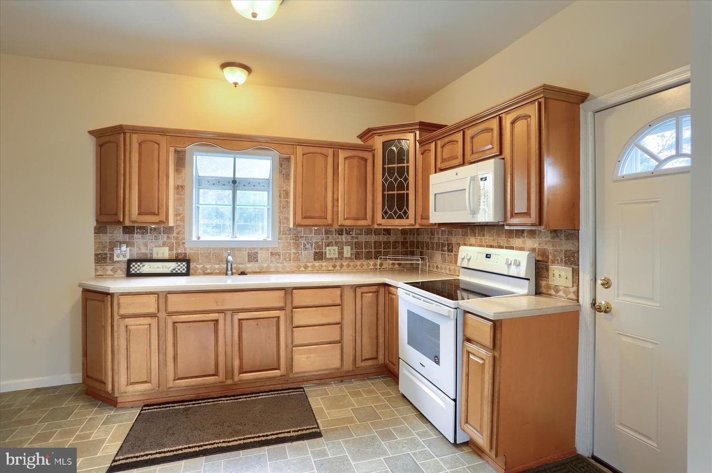 100 Holbrook Street photo 11