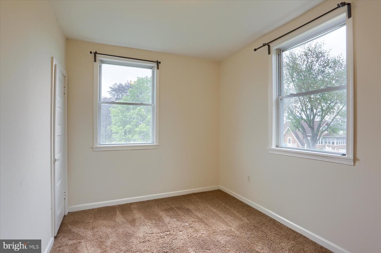 100 Holbrook Street photo 17