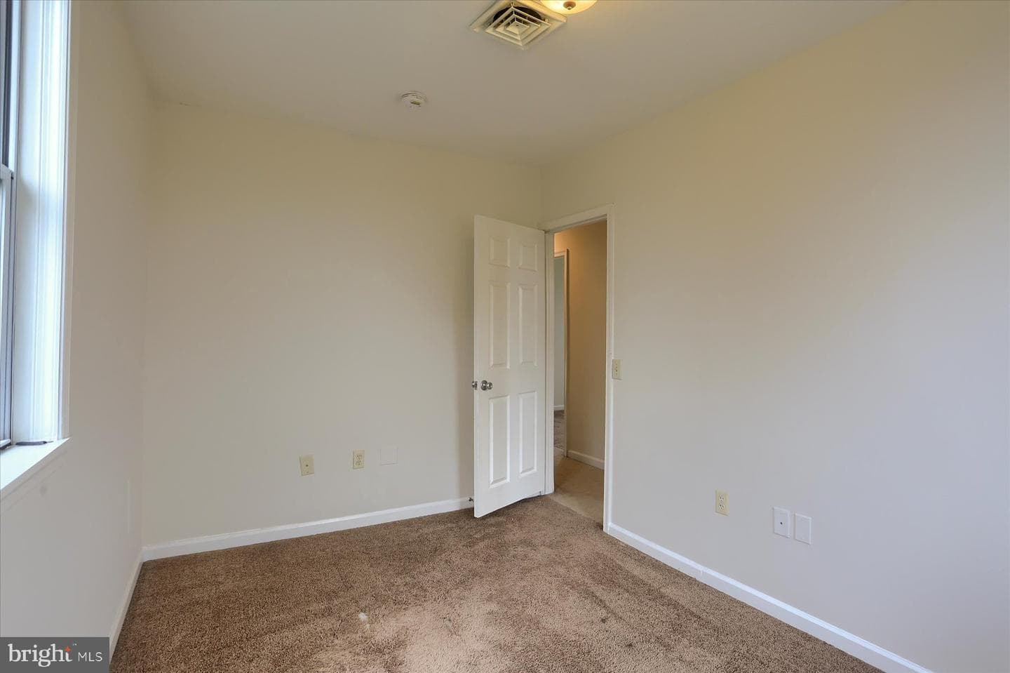 100 Holbrook Street photo 18