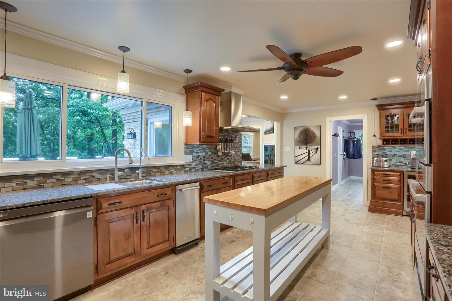 1715 Mountain View Road photo 11