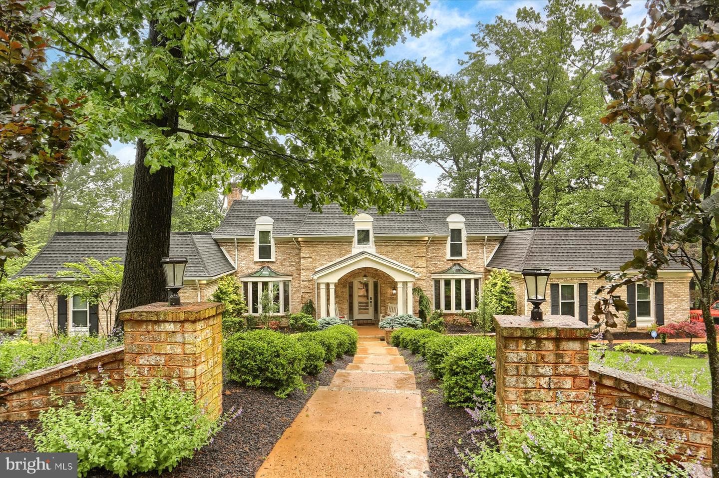 1715 Mountain View Road photo 2