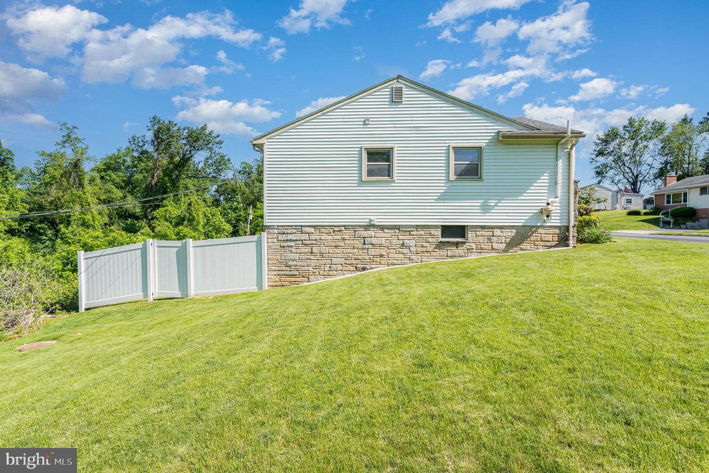 416 Trudy Road photo 2
