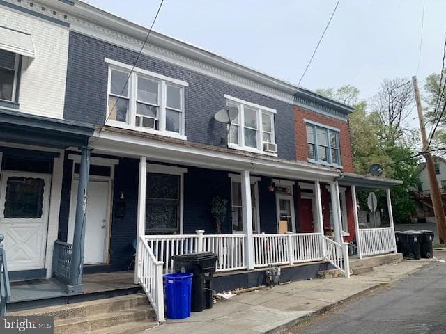 1718 Miller Street photo 2