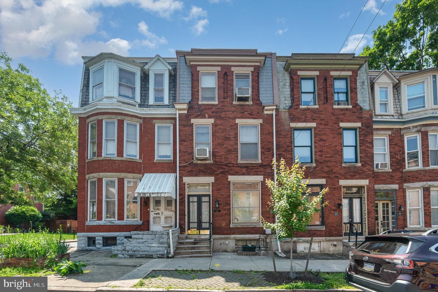 235 Hamilton Street photo 1