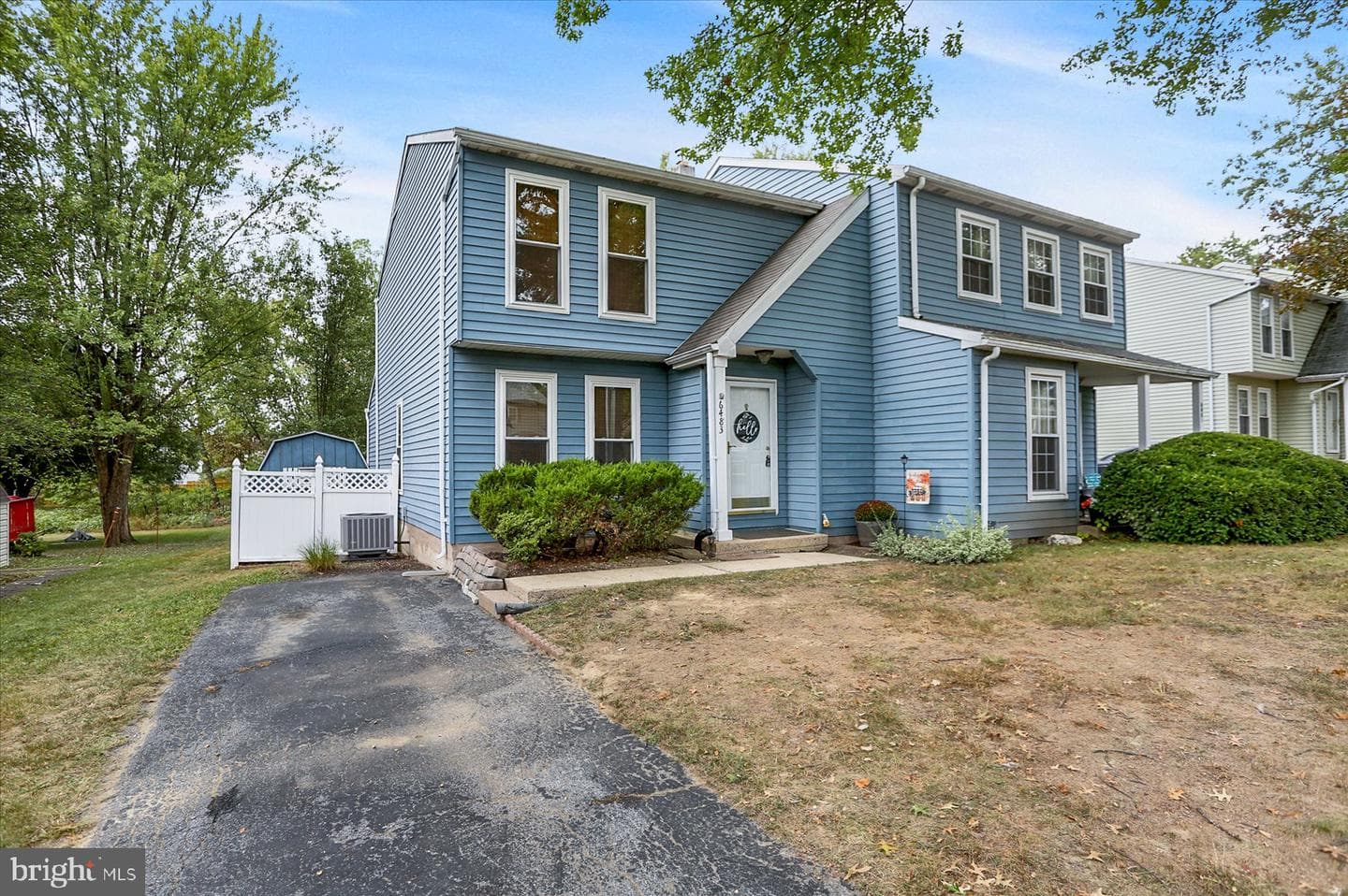 6483 Heatherfield Way photo 3