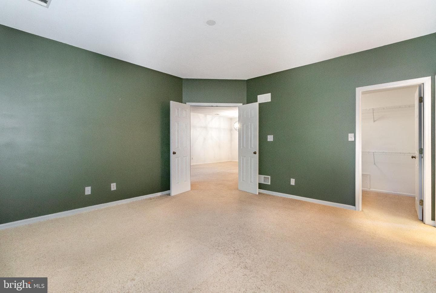 192 Crescent Drive photo 13