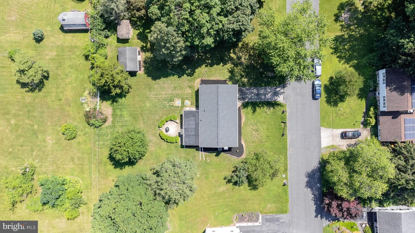 410 Erdman Drive photo 31