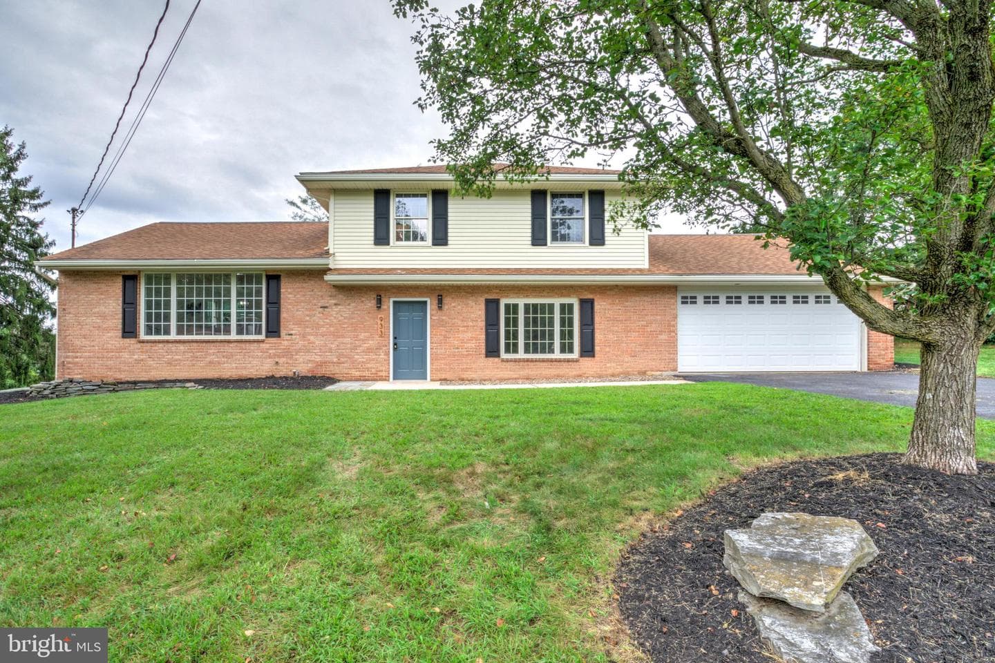 933 Byron Road photo 1