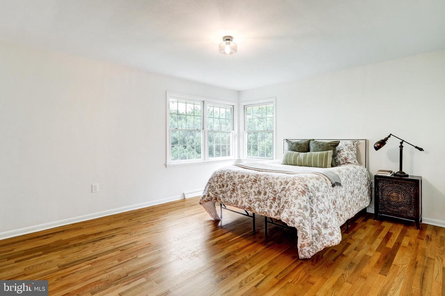 933 Byron Road photo 30