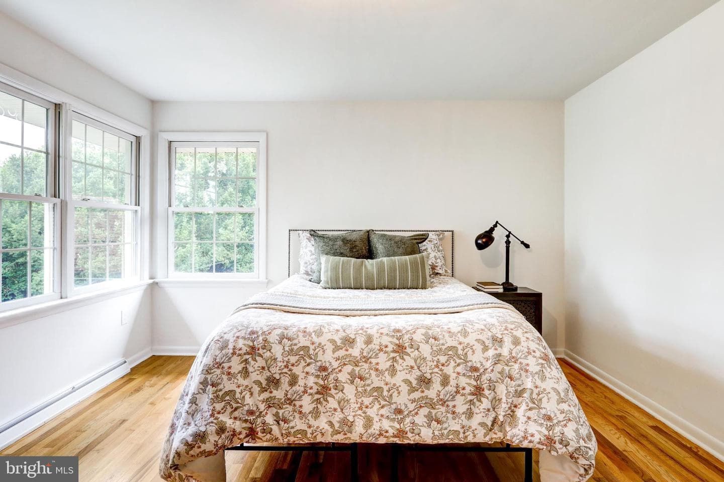 933 Byron Road photo 32