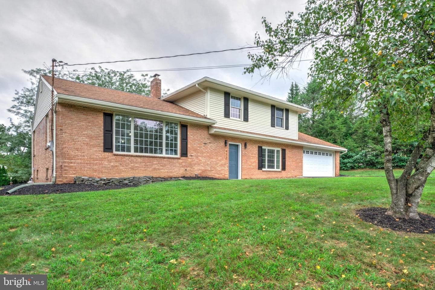 933 Byron Road photo 35