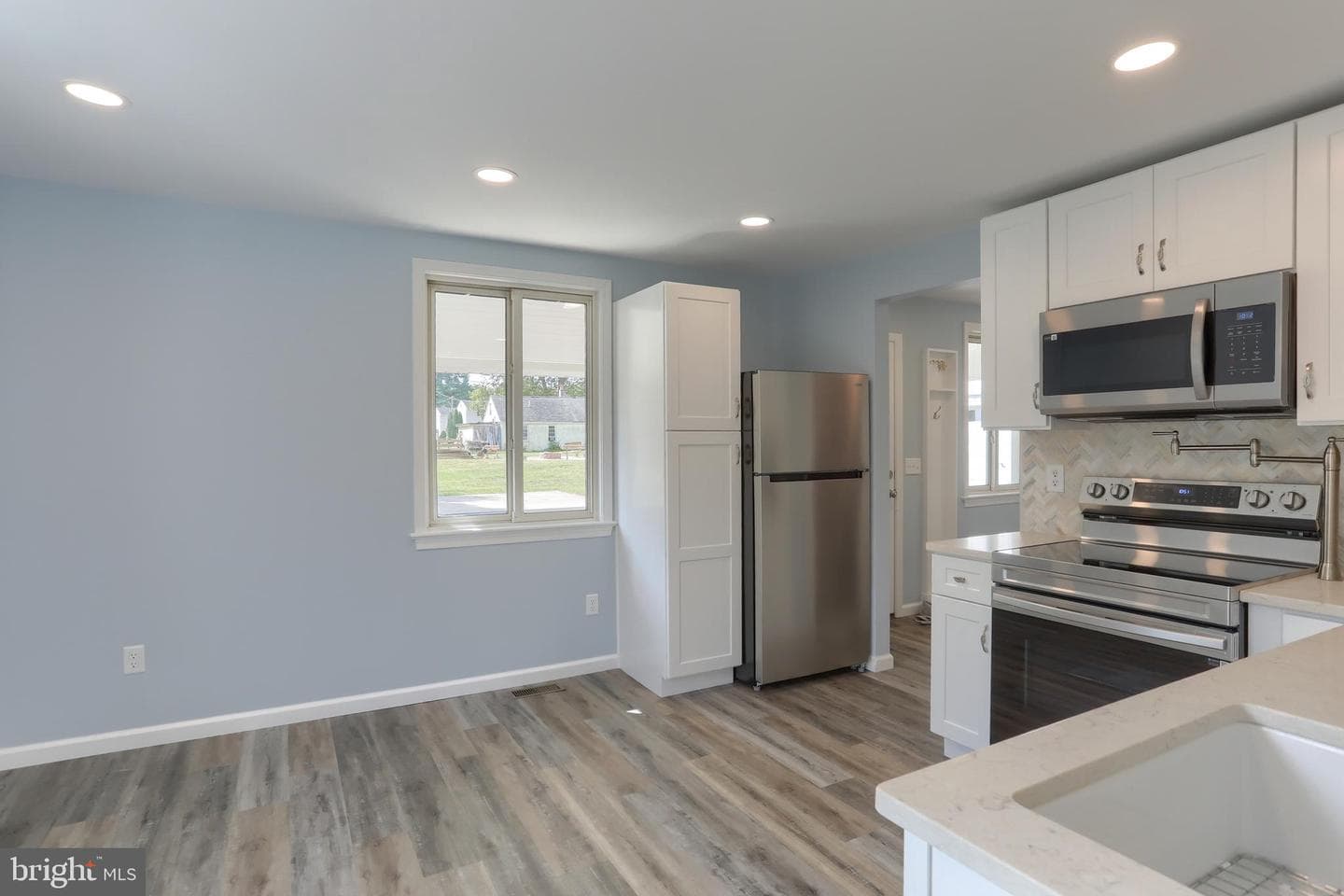 218 N Railroad Street photo 6