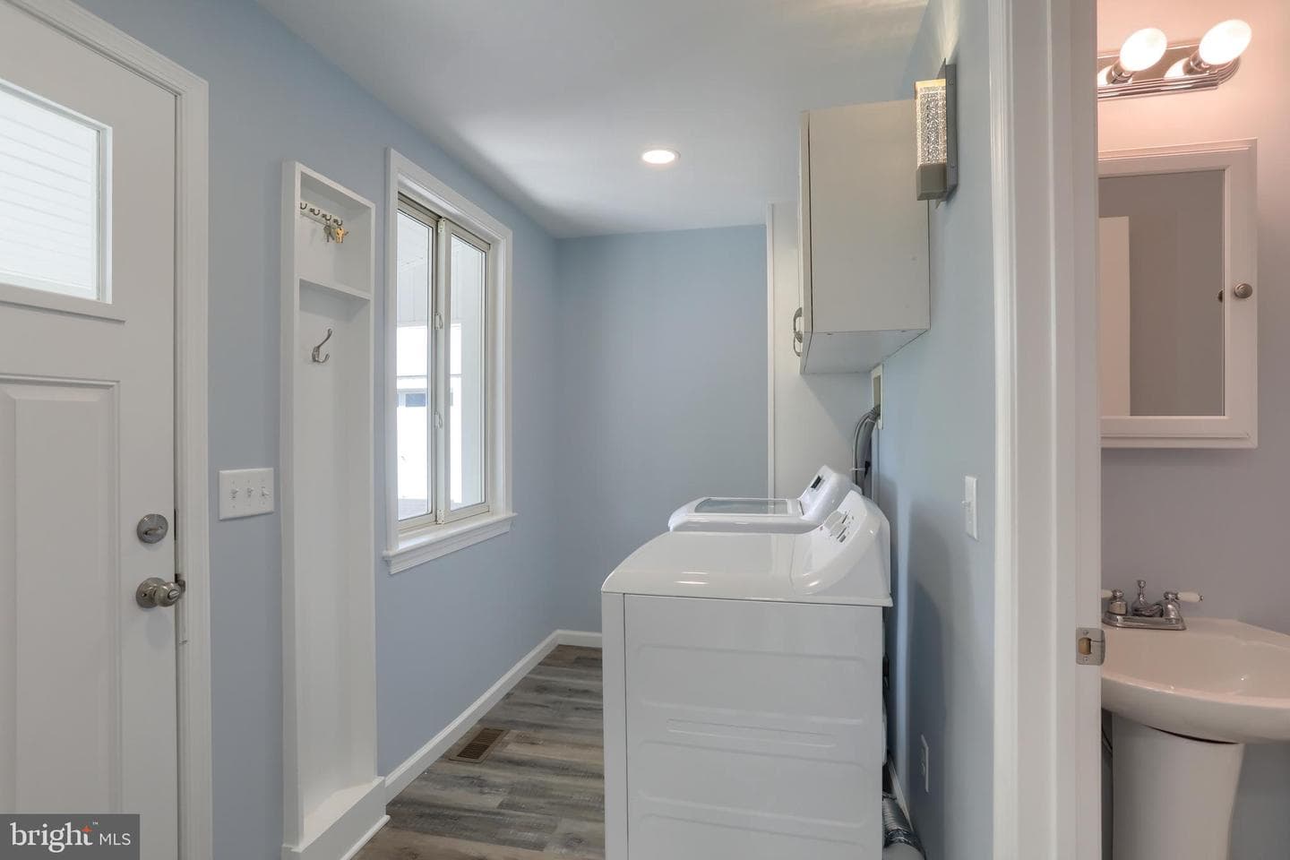 218 N Railroad Street photo 9
