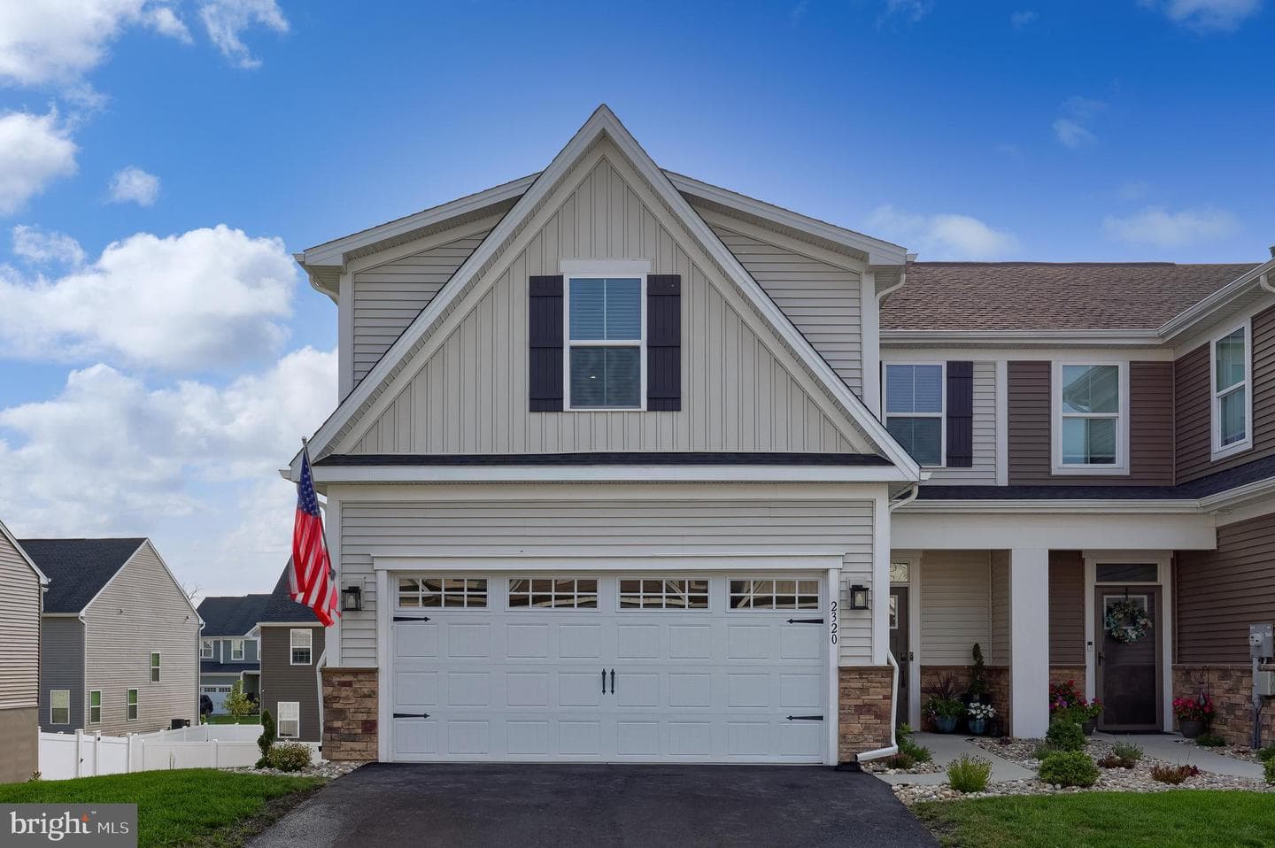 2320 Caroline Lane photo 1