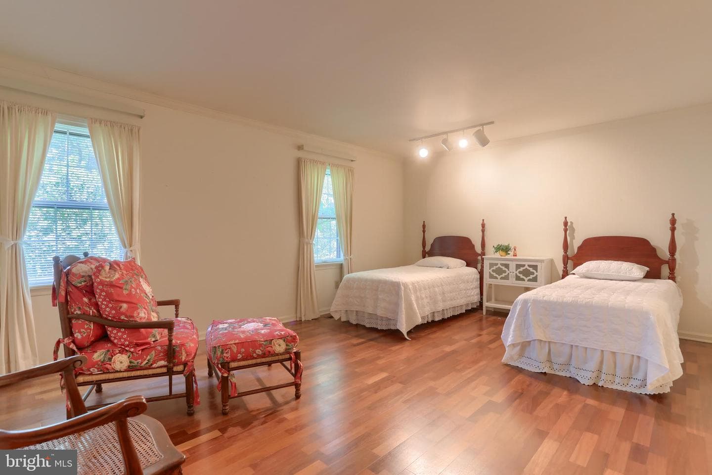 1203 Galway Court photo 29