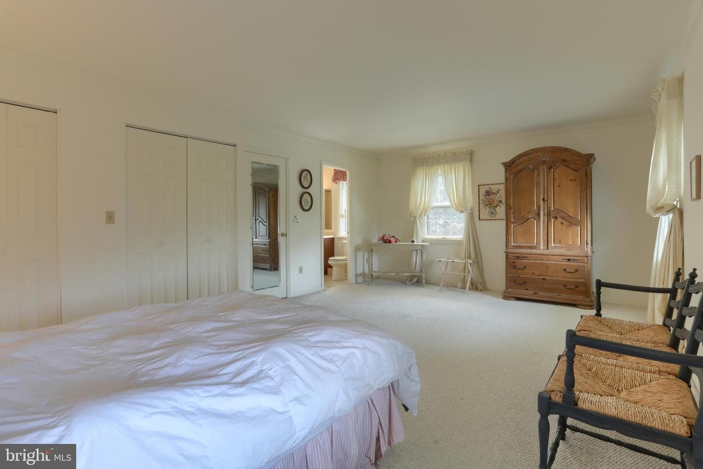1203 Galway Court photo 32
