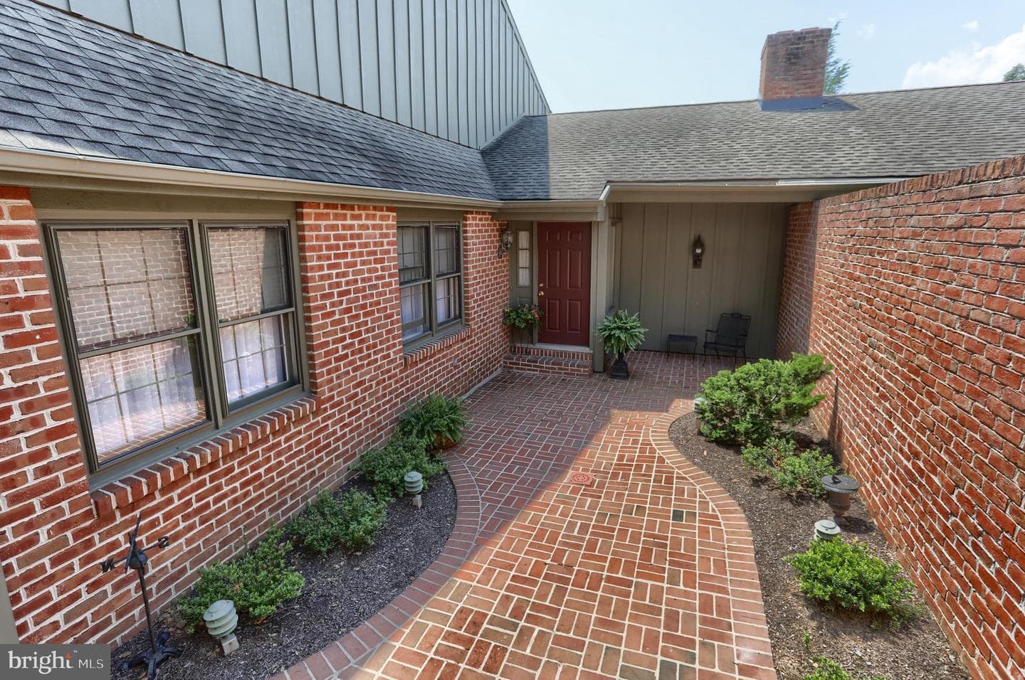 1203 Galway Court photo 6