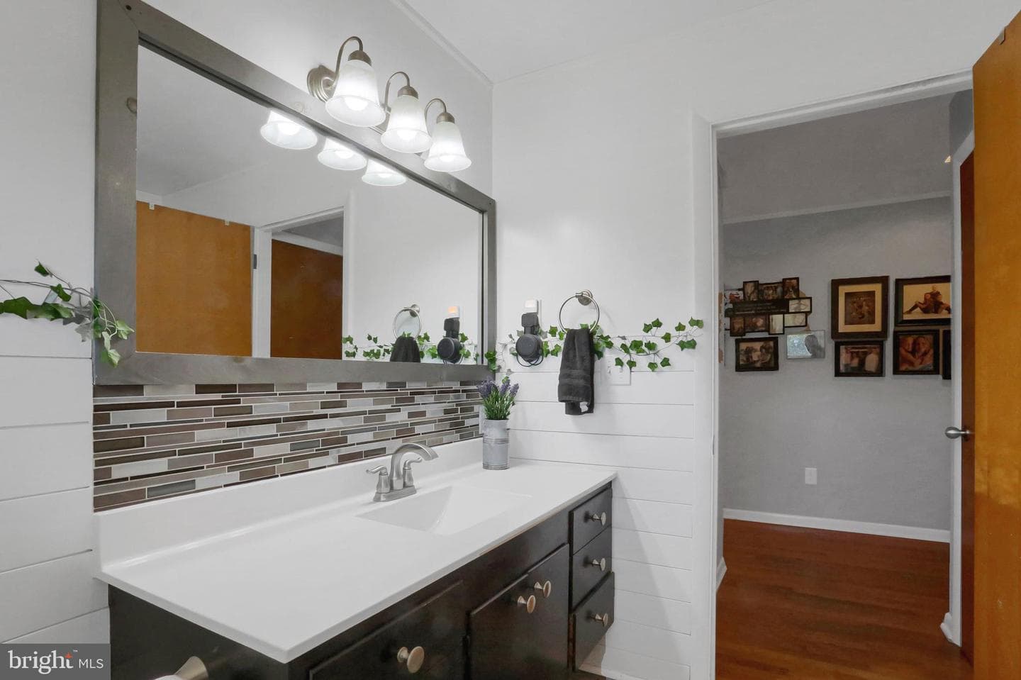 247 W Broad Street photo 29