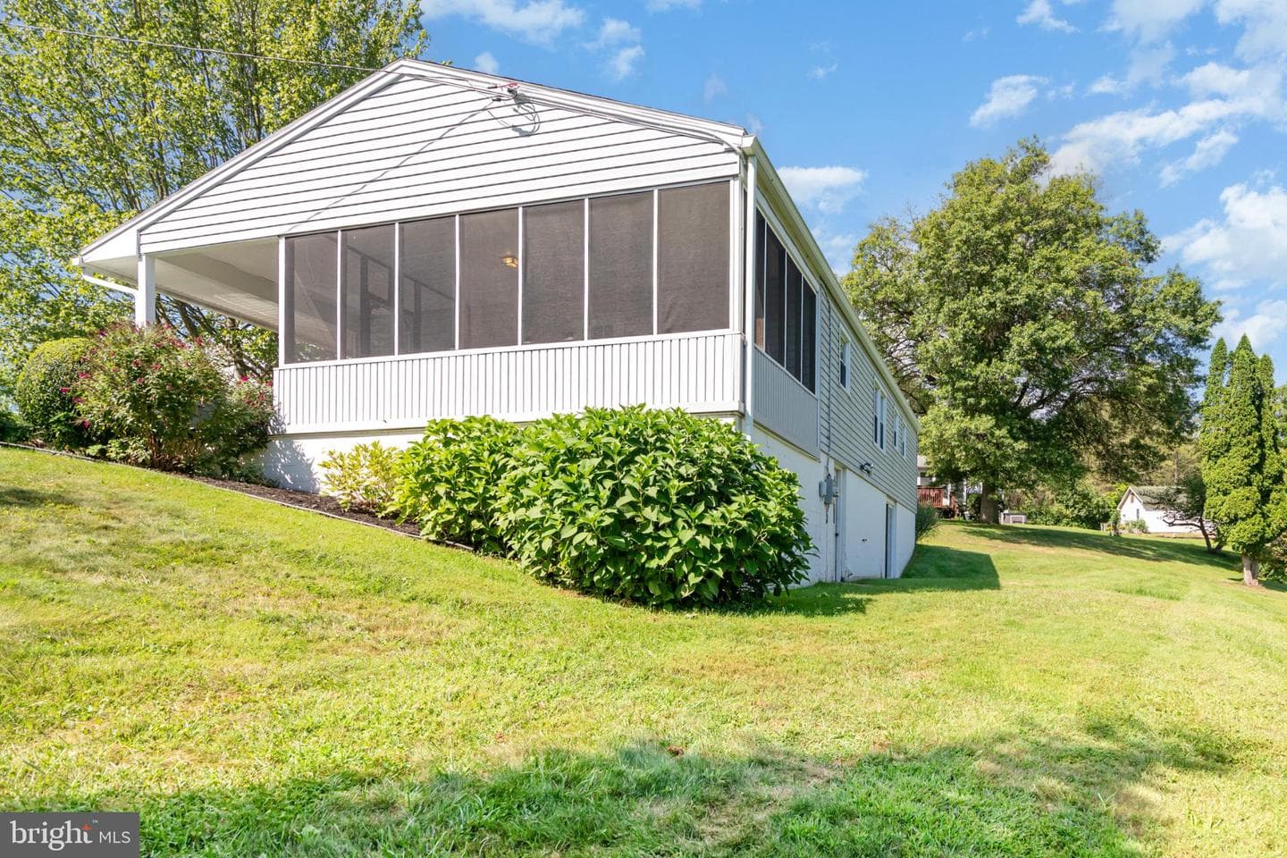 424 Vesta Drive photo 31