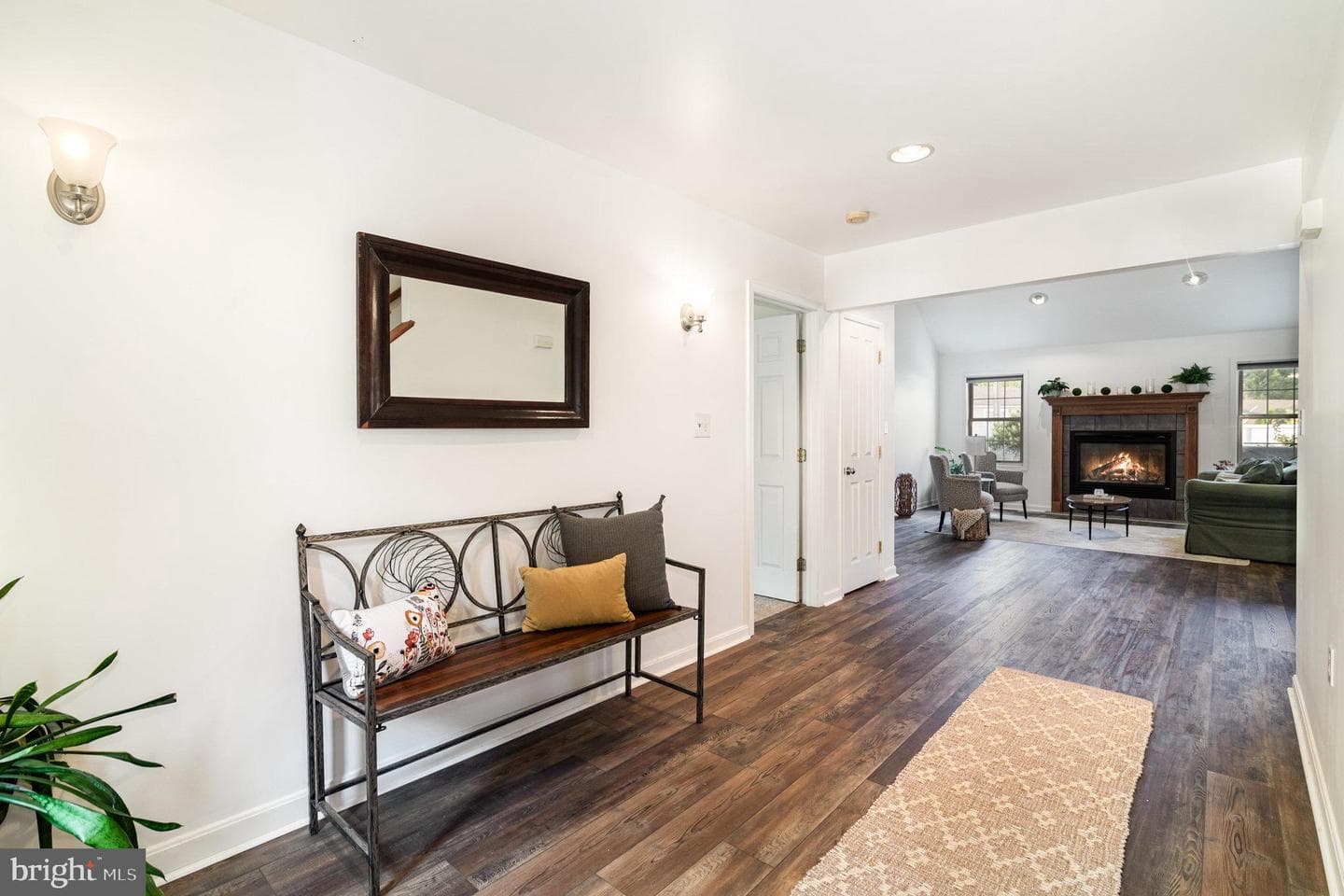 128 S Walnut Street photo 2