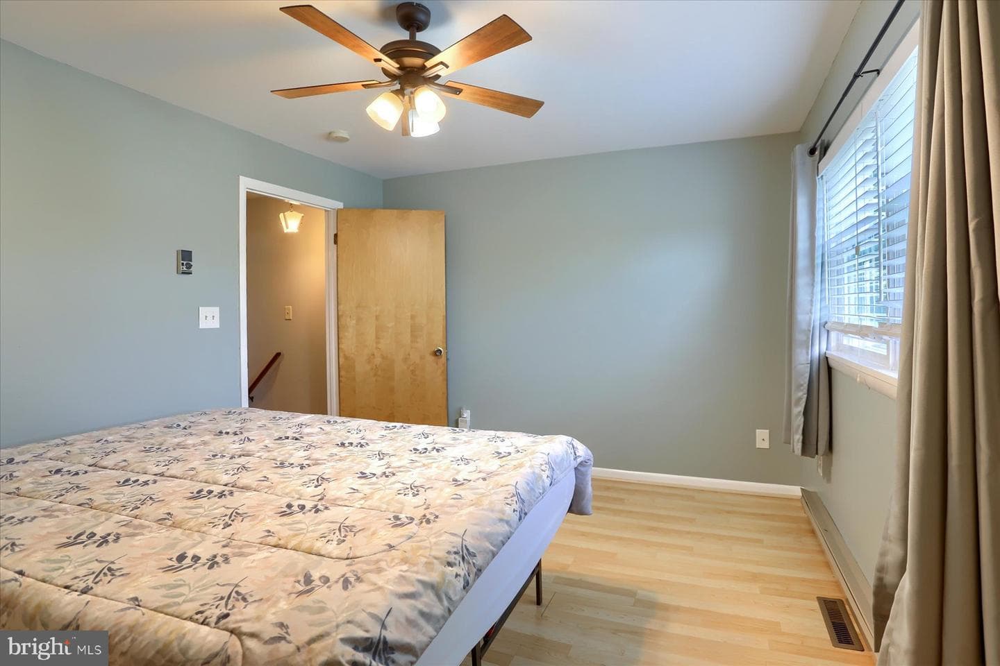 570 Chambers Street photo 22