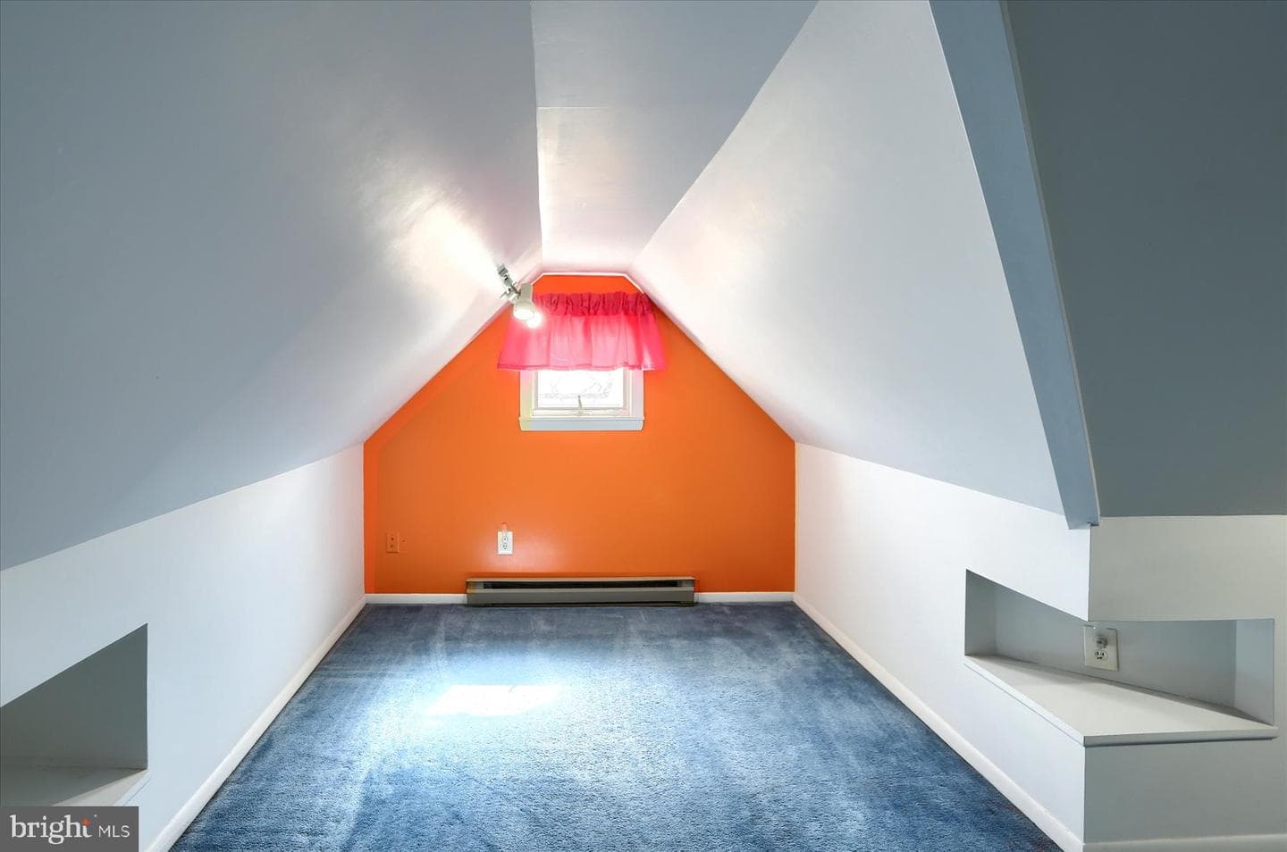 570 Chambers Street photo 34