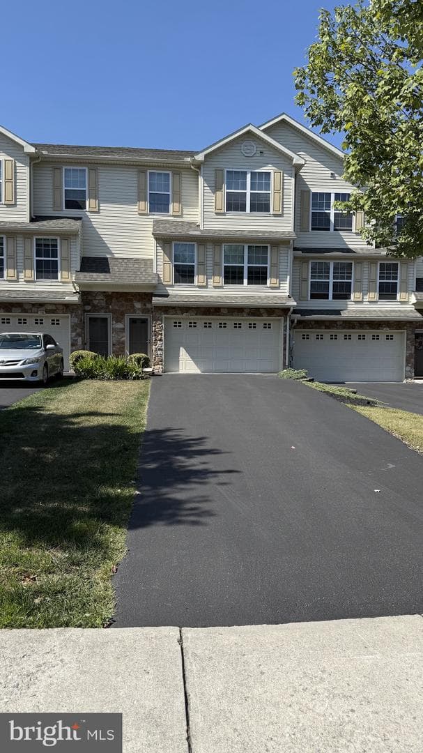 160 Mapleton Drive photo 2