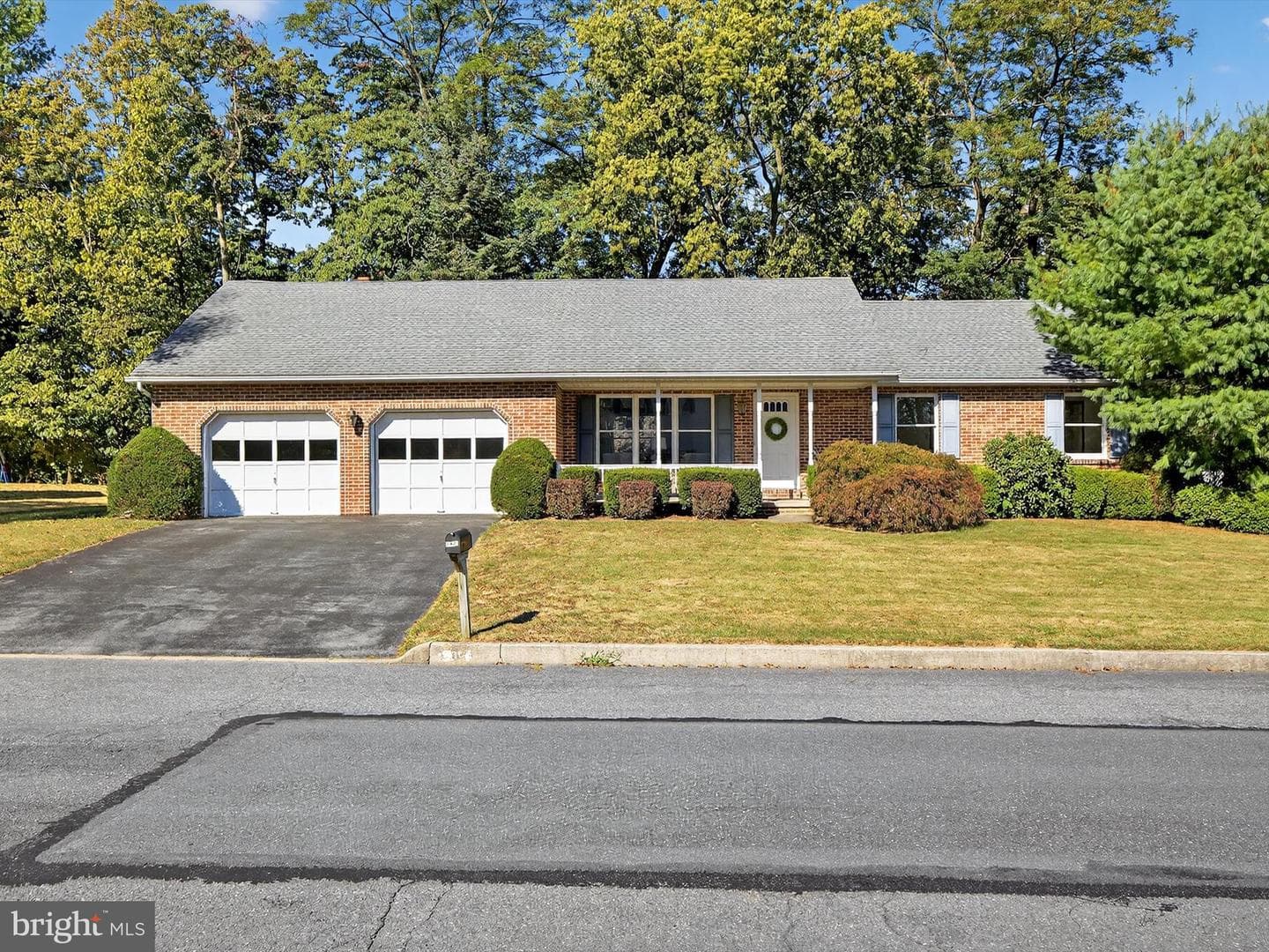 2096 Ashbury Drive photo 4