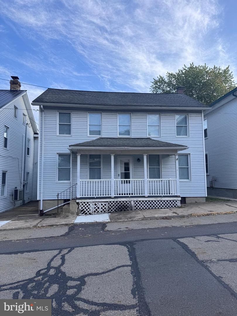 222 Armstrong Street photo 1