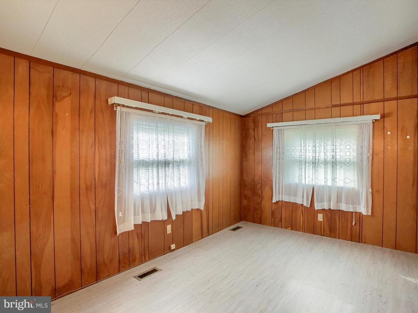 1028 Kathryn Avenue photo 18