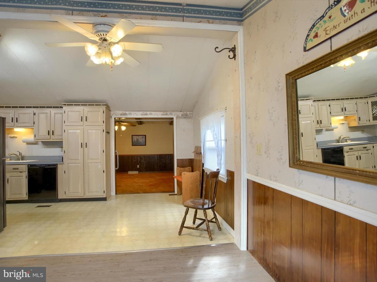 1028 Kathryn Avenue photo 7
